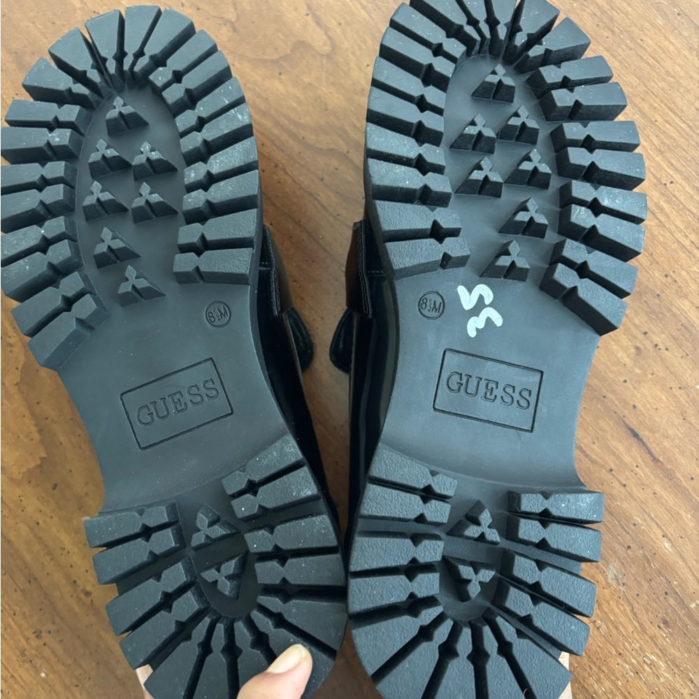 GUESS Womens Black Loafers - Picture 3 of 3